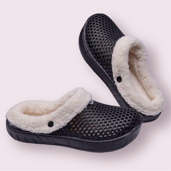 Lined Vented Clogs - Picture 2 of 3